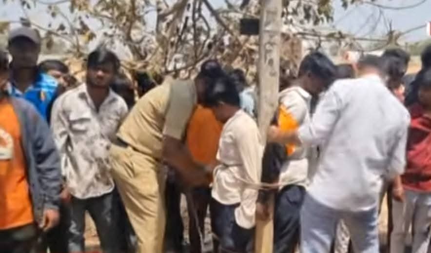 ಫಿಲ್ಮಿ ಸ್ಟೈಲ್‌ನಲ್ಲಿ ಕಾರಿನಲ್ಲಿದ್ದ ಹಣದ ಬ್ಯಾಗ್​​ ಎಗರಿಸಿ ಎಸ್ಕೇಪ್‌ ಆಗುವಷ್ಟರಲ್ಲಿ ಲಾಕ್‌ ಕಂಬಕ್ಕೆ ಕಟ್ಟಿಹಾಕಿ ಸ್ಥಳೀಯರು ಥಳಿತ​​. ಚಿಕ್ಕಬಳ್ಳಾಪುರ