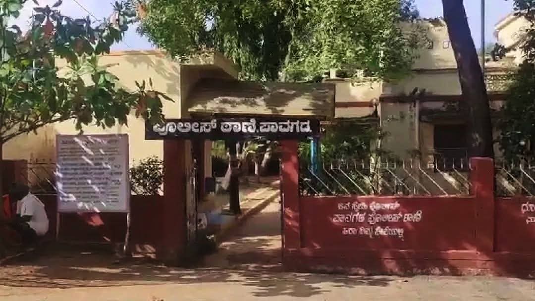 ಯುಗಾದಿ ಹಬ್ಬದ ಮರುದಿನವೇ ಸಮಾಜ ಕಲ್ಯಾಣ ಇಲಾಖೆ ಅಧಿಕಾರಿ ಮಲ್ಲಿಕಾರ್ಜುನ್ ಆತ್ಮಹತ್ಯೆ