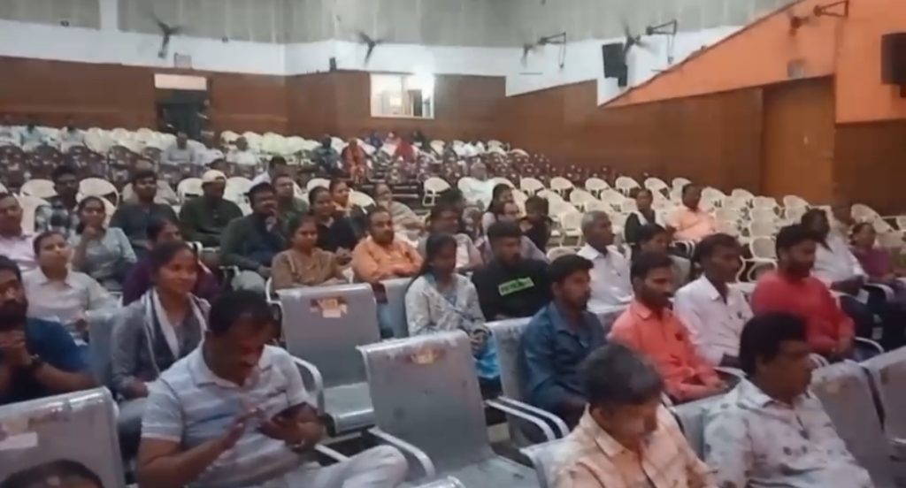 ತುಮಕೂರು ನಗರದ ಡಾ. ಗುಬ್ಬಿ ವೀರಣ್ಣ ಕಲಾಕ್ಷೇತ್ರದಲ್ಲಿ ಕರ್ನಾಟಕ ಸರ್ಕಾರ ಕನ್ನಡ ಮತ್ತು ಸಂಸ್ಕೃತಿ ಇಲಾಖೆ ಕಲಾಕಲ್ಪಂ ರಂಗೋತ್ಸವದ ಮೂರನೇ ವರ್ಷದ ವಾರ್ಷಿಕೋತ್ಸವದ ಪ್ರಯುಕ್ತ ಎರಡು ದಿನಗಳ ನಾಟಕ ಪ್ರದರ್ಶನ. ಮಂಟೆಸ್ವಾಮಿ ಕಥಾ ಪ್ರಸಂಗ ಕಂದ ಗಲ್ಲರಿಗೆ ನಮಸ್ಕಾರ ಅರ್ಥಾತ್ ಕಂದಗಲ್ಲ ಭಾರತ ಈ ನಾಟಕ ದೇಶವಿದೇಶಗಳಲ್ಲಿ ಅನೇಕ ಪ್ರದರ್ಶನಗಳನ್ನು ನೀಡಿದ್ದು ದಿನಾಂಕ ಮಾರ್ಚ್14 ಮತ್ತು 15ನೇ ತಾರೀಖಿನಂದು ತುಮಕೂರಿನ ಗುಬ್ಬಿ ವೀರಣ್ಣ ಕಲಾಕ್ಷೇತ್ರದಲ್ಲಿ ಎರಡು ದಿನಗಳ ಕಾಲ ಪ್ರದರ್ಶನಗೊಂಡಿತು.