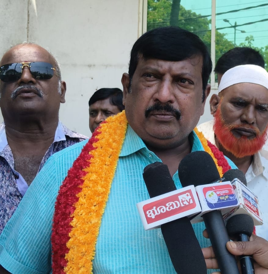 ೨೯ರಂದು ಕಲಾಶ್ರೀ ಡಾ.ಲಕ್ಷö್ಮಣದಾಸ್ ಅಭಿನಂದನಾ ಸಮಾರಂಭದಿನವಿಡೀ ಕಾರ್ಯಕ್ರಮದಲ್ಲಿ ಹಿರಿಯ ರಂಗಕರ್ಮಿಗೆ ಗೌರವ ಸಮರ್ಪಣೆತುಮಕೂರು: ಹಿರಿಯ ರಂಗಕಲಾವಿದರಾದ ಕಲಾಶ್ರೀ ಡಾ. ಲಕ್ಷö್ಮಣದಾಸ್ ಅವರ ಅಭಿನಂದನಾ ಸಮಾರಂಭ
