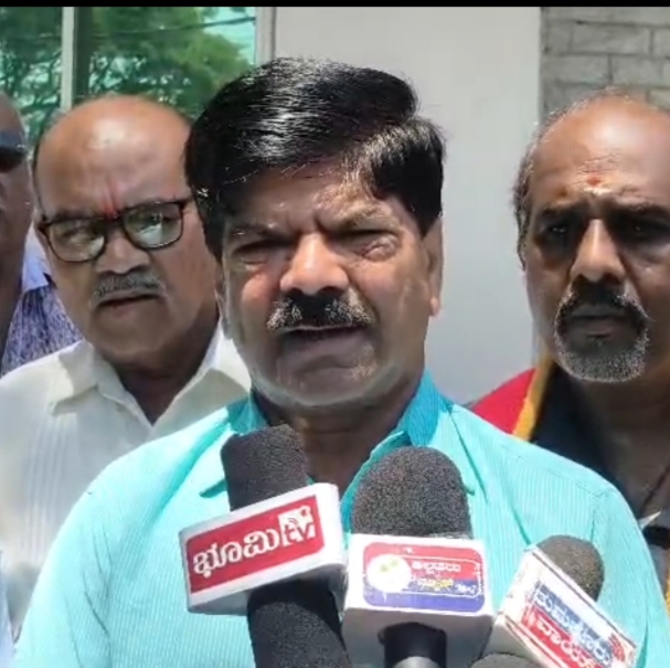 ೨೯ರಂದು ಕಲಾಶ್ರೀ ಡಾ.ಲಕ್ಷö್ಮಣದಾಸ್ ಅಭಿನಂದನಾ ಸಮಾರಂಭದಿನವಿಡೀ ಕಾರ್ಯಕ್ರಮದಲ್ಲಿ ಹಿರಿಯ ರಂಗಕರ್ಮಿಗೆ ಗೌರವ ಸಮರ್ಪಣೆತುಮಕೂರು: ಹಿರಿಯ ರಂಗಕಲಾವಿದರಾದ ಕಲಾಶ್ರೀ ಡಾ. ಲಕ್ಷö್ಮಣದಾಸ್ ಅವರ ಅಭಿನಂದನಾ ಸಮಾರಂಭ