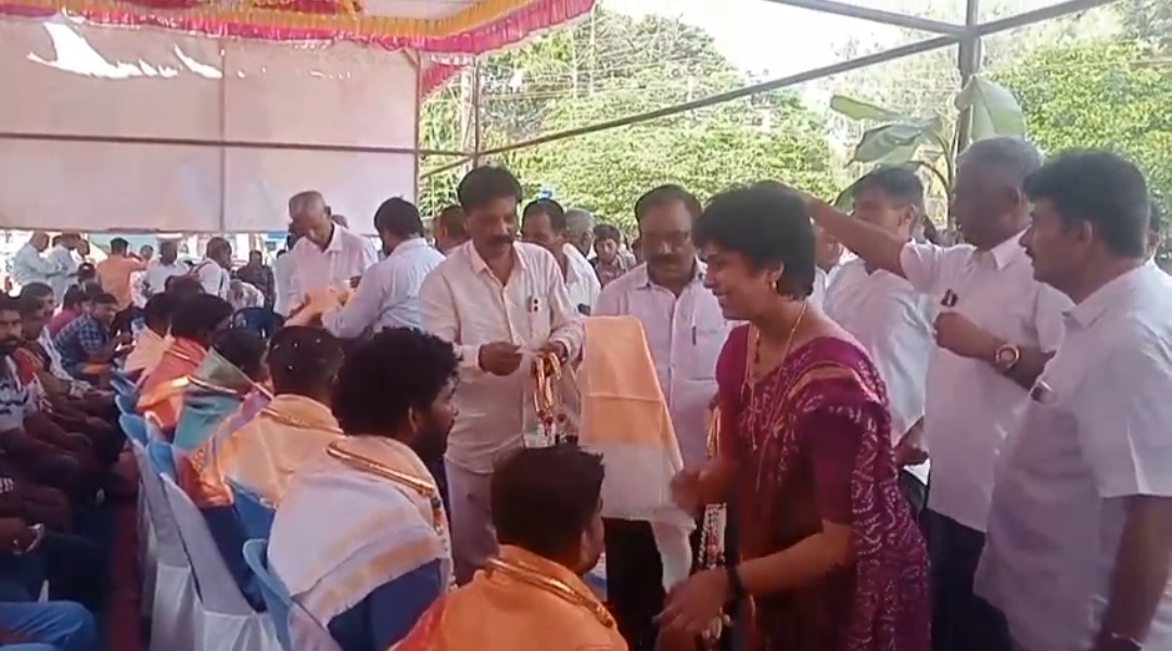 ಕೆ. ಎನ್. ರಾಜಣ್ಣನವರ ೭೬ನೇ ಹುಟ್ಟುಹಬ್ಬ ಆಚರಣೆಅಭಿಮಾನಿ ಬಳಗದಿಂದ ಅನ್ನಸಂತರ್ಪಣೆ, ಸಿಹಿ ವಿತರಣೆ ತುಮಕೂರು: ಮಾಜಿ ಸಚಿವ, ಮಧುಗಿರಿ ಶಾಸಕ, ಹಿರಿಯ ಸಹಕಾರಿ ಕೆ.ಎನ್. ರಾಜಣ್ಣ