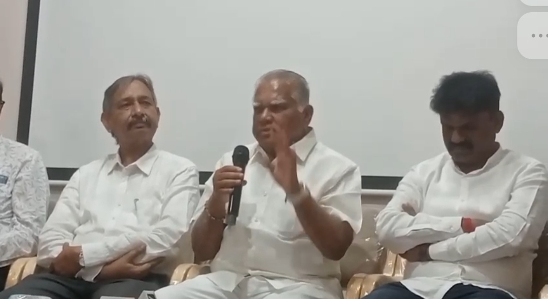 ತುಮಕೂರು:ರಾಜೀವ್‌ಗಾಂಧಿ ಆರೋಗ್ಯ ವಿಜ್ಞಾನ ವಿಶ್ವವಿದ್ಯಾಲಯದ ಕುಲಪತಿಗಳಾದ ಡಾ.ಭಗವಾನ್.ಬಿ.ಸಿ. ಅವರ ಅಧ್ಯಕ್ಷತೆಯಲ್ಲಿ,ರಾಜೀವಗಾಂಧಿ ಆರೋಗ್ಯ ವಿವಿಯ ವ್ಯಾಪ್ತಿಗೆ ಒಳಪಡುವ ಕಾಲೇಜುಗಳ ಸಹಯೋಗದಲ್ಲಿ ನಶಾ ಮುಕ್ತ ಭಾರತ, ನಶಾ ಮುಕ್ತ ಕರ್ನಾಟಕ, ನಶಾ ಮುಕ್ತ ಕ್ಯಾಂಪಸ್