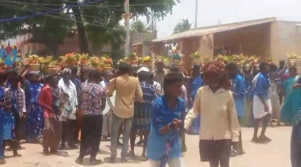 ಪಾವಗಡ:ಡಾ"ಬಿ, ಆರ್ ಅಂಬೇಡ್ಕರ್ ಕೊಟ್ಟಿರುವಂತಹ ಸಂವಿಧಾನದಿಂದ ಸಾಕಷ್ಟು ಬದಲಾವಣೆಯಾಗಿದೆ. ಹಾಗೂ ಬಾಬು ಜಗಜೀವನ್ ರಾಮ್ ಅಂಬೇಡ್ಕರ್ ಅವರನ್ನು ಪ್ರತಿಯೊಬ್ಬರೂ ಸ್ಮರಿಸಬೇಕು' ಎಂದು ಅಧ್ಯಕ್ಷತೆ ವಹಿಸಿಕೊಂಡ ಮಾಜಿ ಶಾಸಕ ಕೆ.ಎಂ ತಿಮ್ಮರಾಯಪ್ಪ ತಿಳಿಸಿದರು